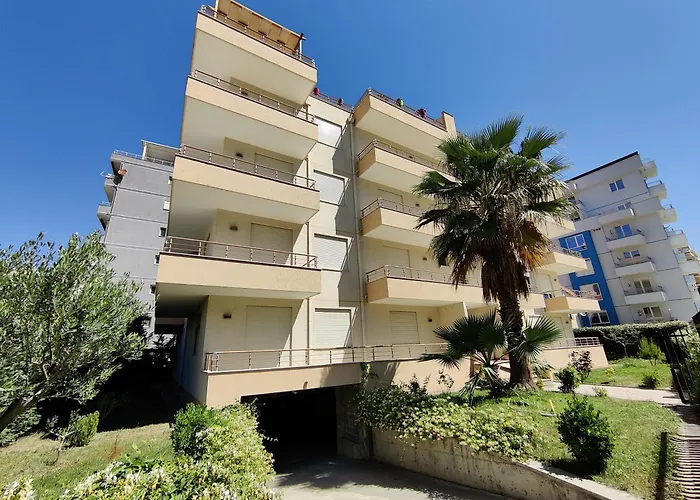 Lejlighed Spacious 2-bedroom With Underground Parking Lezhë